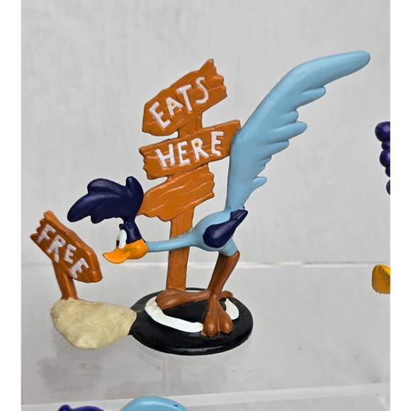 Wile E. Coyote & the Road Runner Bundle Collectibles Some New Some Pre-Owned VTG - Picture 10 of 16